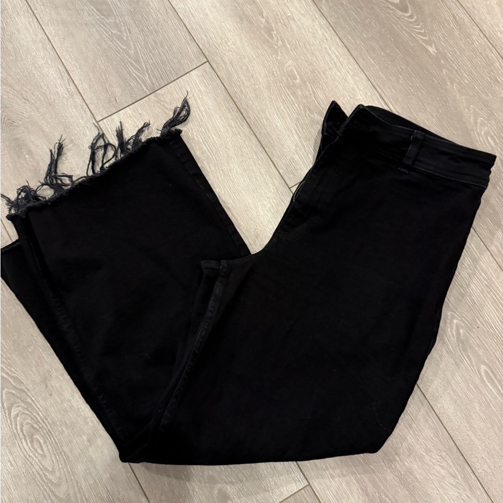 Women's Black Cropped Jeans